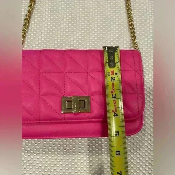 Aldo Hot Pink/Fuchsia quilted removable Gold Chain Turn Lock crossbody - Picture 4 of 11